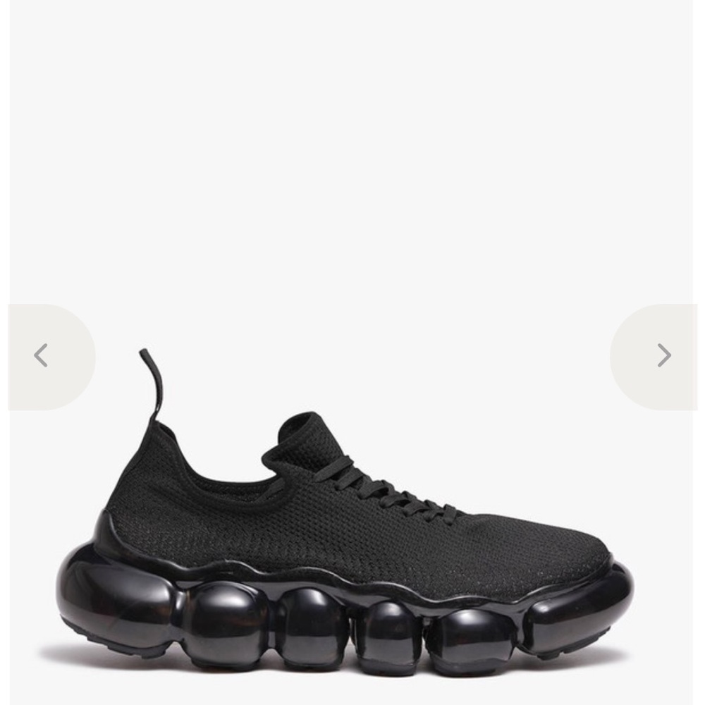 Le Sheelah Black Bubble Sole Shoes